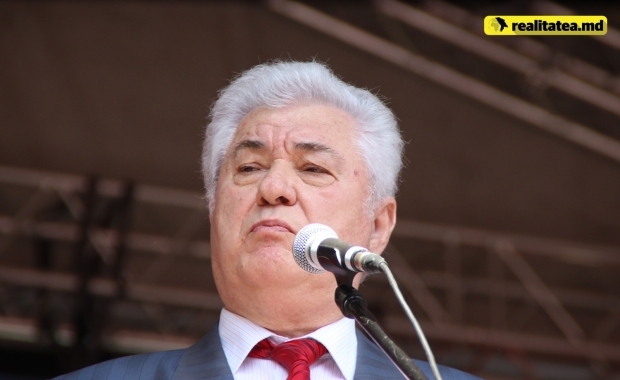 „Doamne fereşte să nimerească alde Ghimpu sau Lupu în această funcţie şi să deţină ei toate pârghiile. Atunci ţara va fi condusă de clanuri cu interese mafiote”, a argumentat fostul şef de stat.
