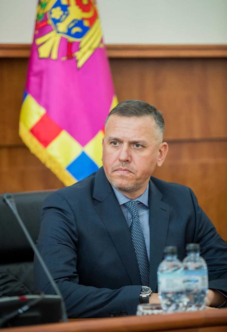 Министр обороны Александру Пынзарь. 