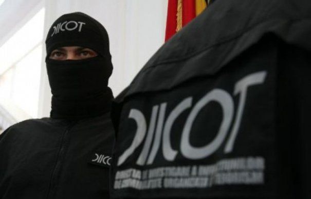 Suspecţi de contrabandă cu ţigări aduse din Ucraina şi Moldova, reţinuţi de DIICOT.