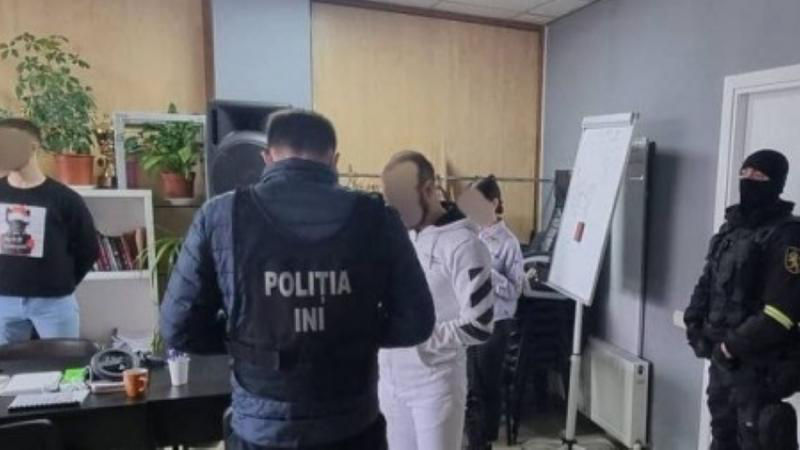 Полиция пресекла деятельность финансовой пирамиды.