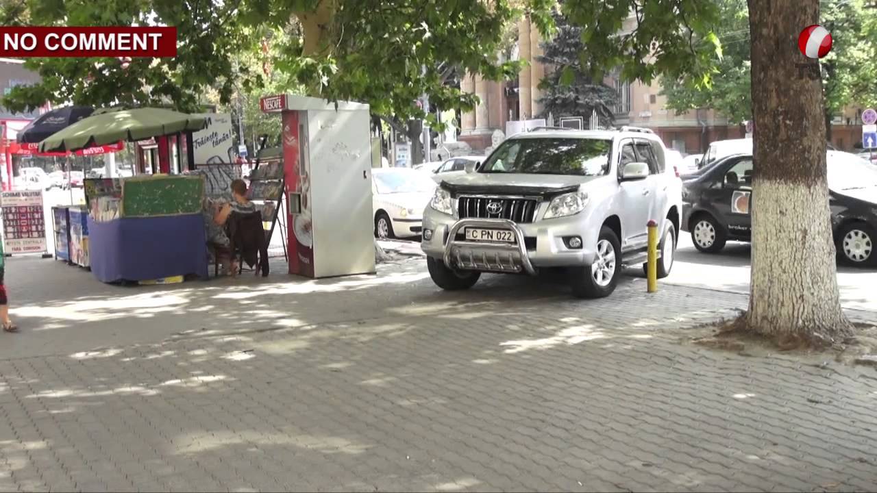 А вот водителей пассивность полиции только обрадовала - услуги эвакуатора стоили дорого. Фото: youtube.com.
