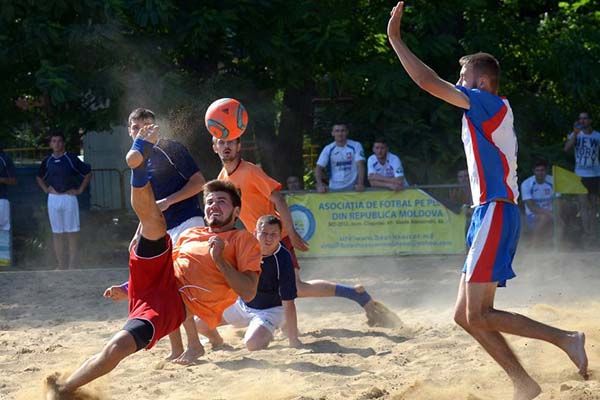 Campioana la fotbal pe plajă se va decide în ultima etapă 