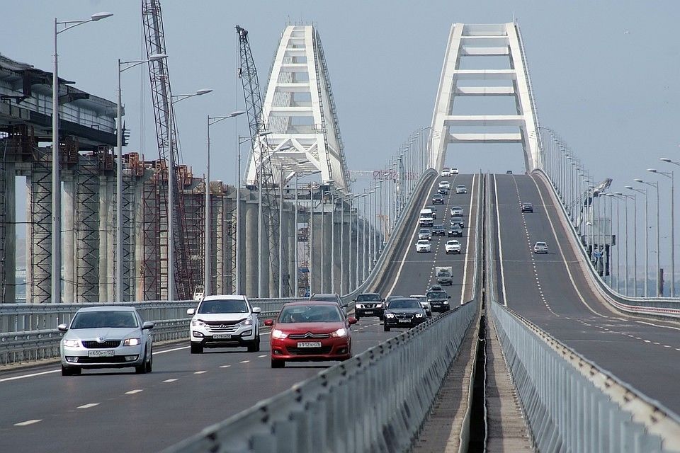 Киев открестился от планов подорвать Крымский мост.