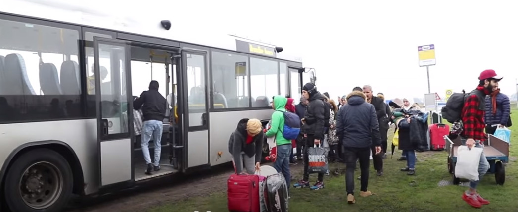 Десятки тысяч молдаван мечтают о безбедной жизни в скучноватой европейской глубинке. 