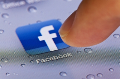 Наконец-то пользователи социальной сети Facebook смогут выражать свои эмоции относительно поста не только одной кнопкой! Фото: hit.ro