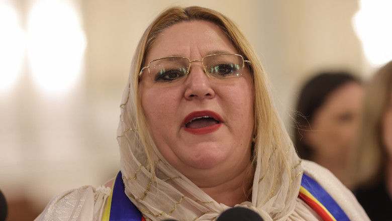 Şoşoacă se plânge că este persecutată politic pentru că are relații bune cu Rusia, China și Palestina.