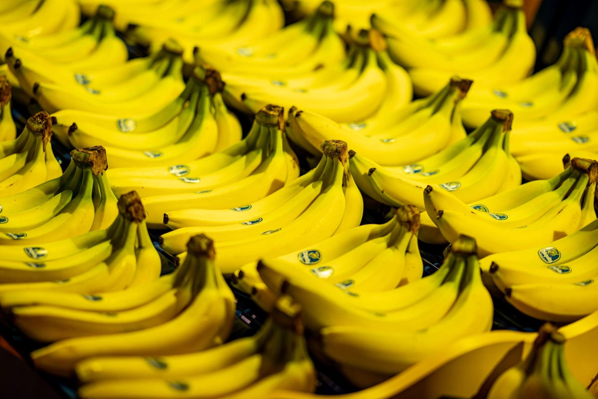 România exportă banane în Moldova.