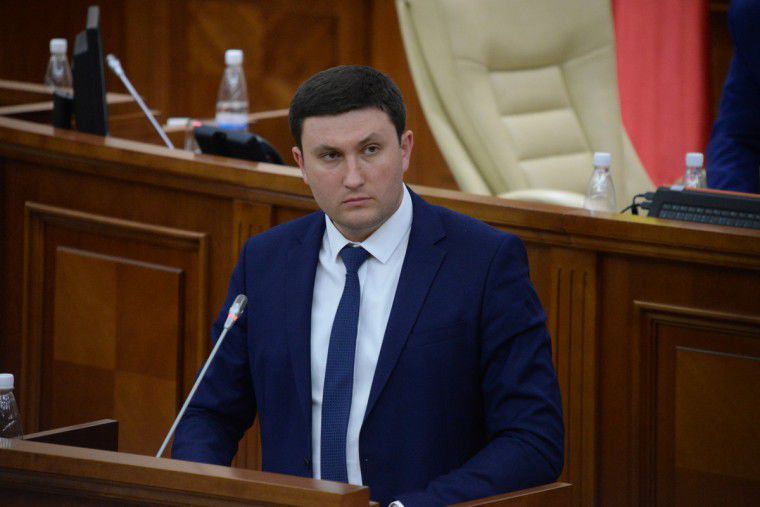 Депутат парламента от Партии социалистов Владимир Односталко.