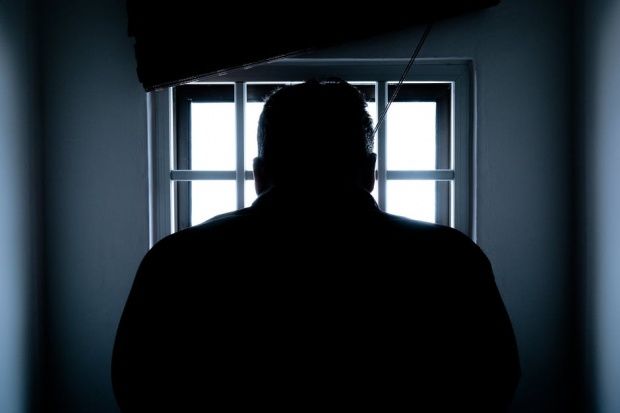Un fost guvernator, condamnat la închisoare pentru luare de mită