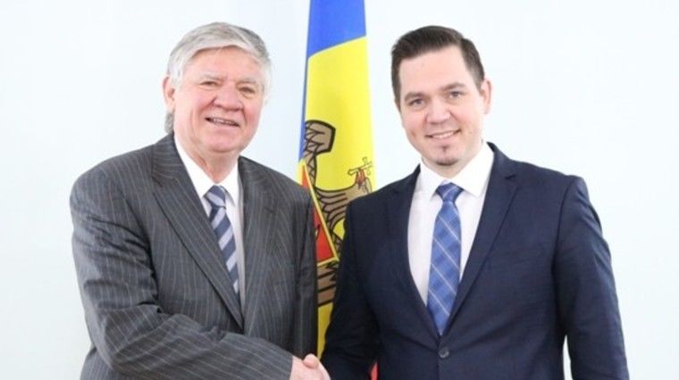 Глава МИДЕИ пригласил своего венгерского коллегу в Молдову.