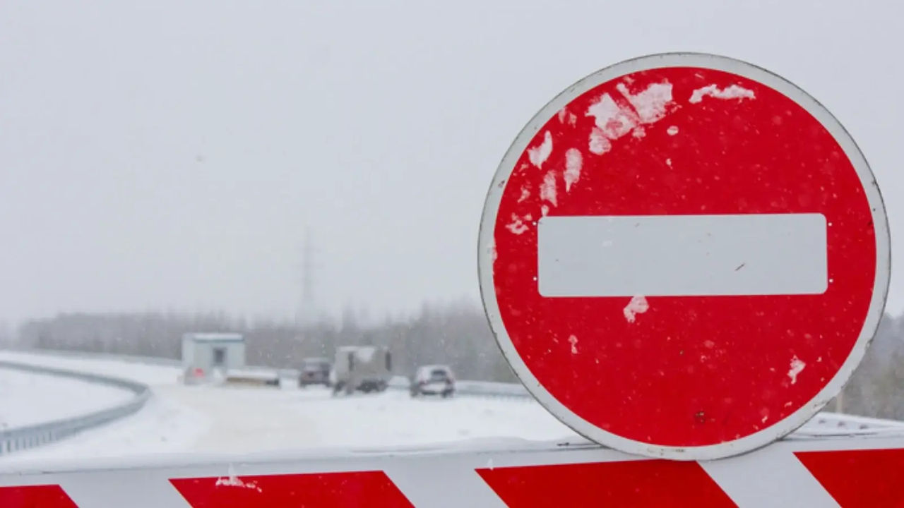 В Приднестровье полностью приостановлено движение по трассам.