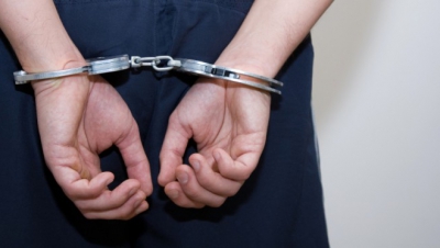 Trei bărbați, locuitori ai municipiului Chișinău și ai raionul Nisporeni, au fost reţinuţi de poliţie pentru păstrarea şi vânzarea heroinei pe teritoriul capitalei.