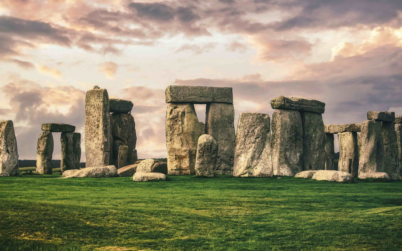 Una dintre pietrele Stonehenge, transportată la 750 de kilometri de Scoția.