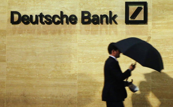 WSJ: Женщины обвинили JPMorgan и Deutsche Bank в помощи Джеффри Эпштейну.