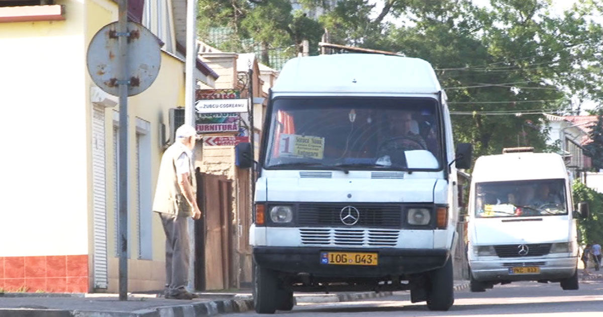Probleme cu transportul public din Soroca: Părinții cer autorităților să se implice.