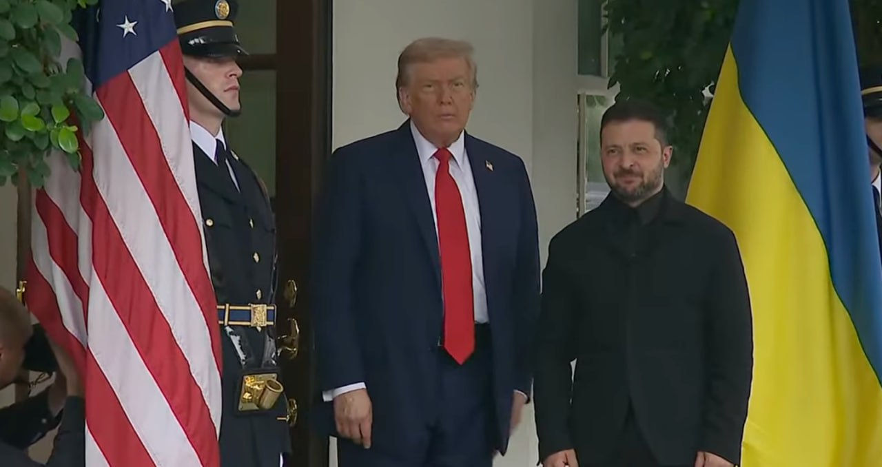 Зеленский прибыл в Белый дом на переговоры с Трампом.