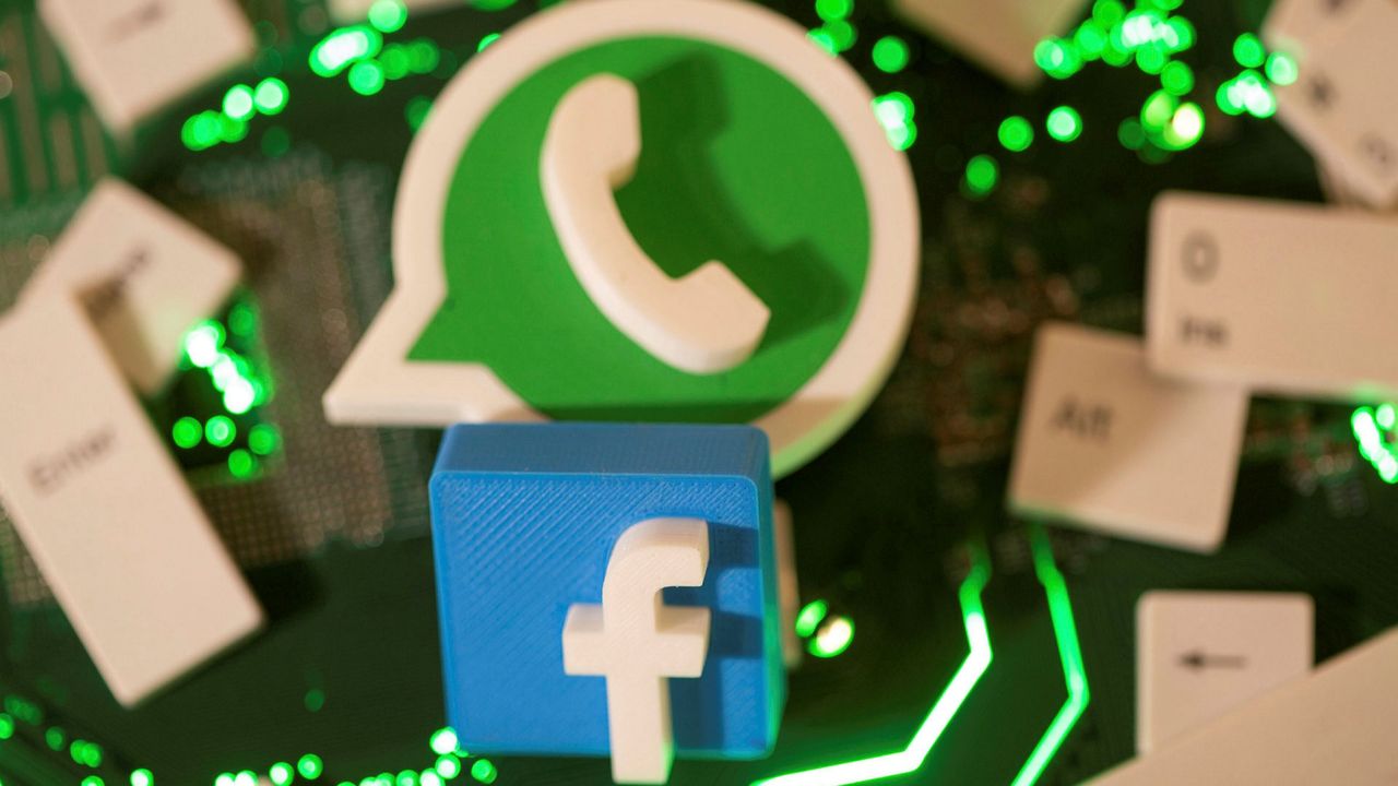Facebook уличили в чтении личных сообщений в WhatsApp.