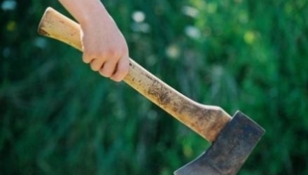 Crimă îngrozitoare în satul Dumbrăviţa din raionul Sângerei. Un băiat de 16 ani este suspectat că a omorât un cioban de 51 de ani.