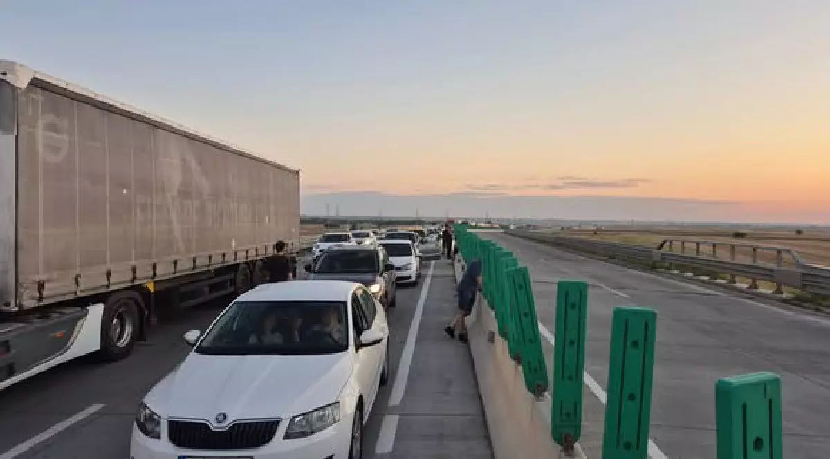 Trafic paralizat pe Podul Giurgiu-Ruse, în plin sezon estival.