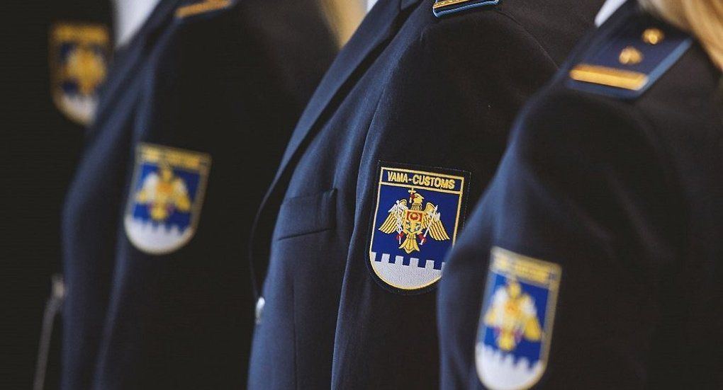 Бывший главбух подразделения Таможенной службы предстанет перед судом.