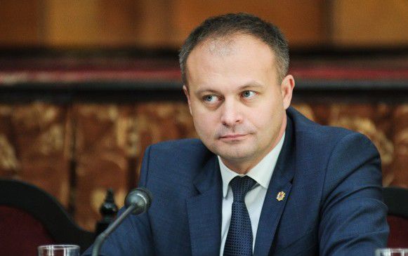 Timp de două săptămâni, Partidul Democrat (PD) a colectat 350 de mii de semnături în favoarea votului uninominal. 