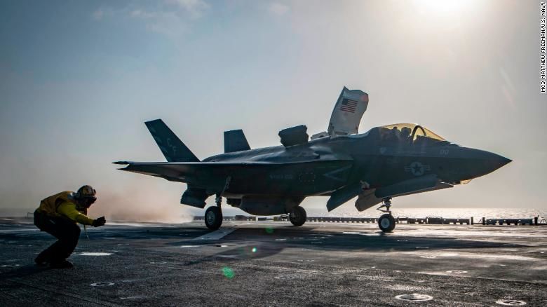США намерены до 31 июля выслать турецких летчиков, обучающихся на F-35.