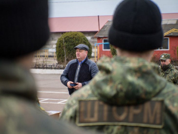 С утра 8 мая на основных въездах в Одессу установлены посты из числа сотрудников роты ДСП и спецбатальона «Шторм».