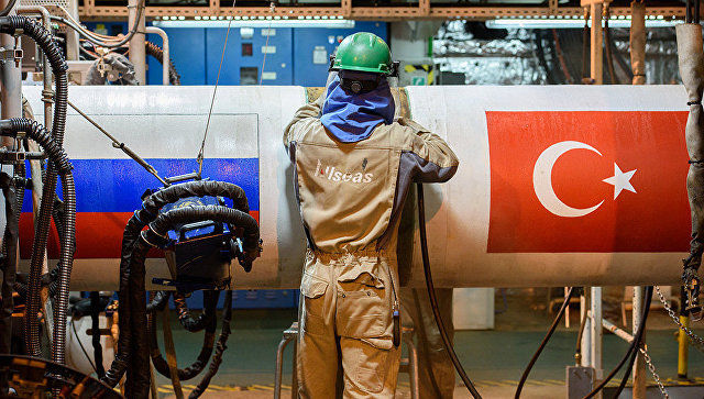 "Турецкий поток" предполагает строительство через Черное море газопровода.