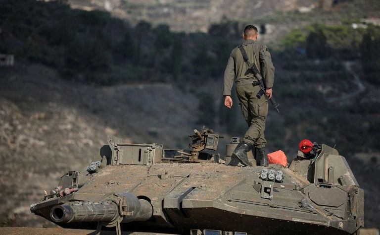 Al Mayadeen: Tancurile israeliene se află la 20 km de Damasc.
