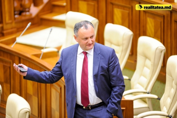 Realitatea.md precizează că, în prezent, potrivit articolului 78 din Constituția Republicii Moldova, preşedintele țării este ales de Parlament prin vot secret.