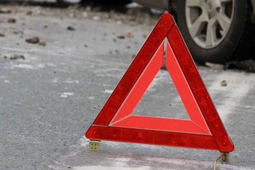 В Башкирии водитель сбил трёх участников другого ДТП.