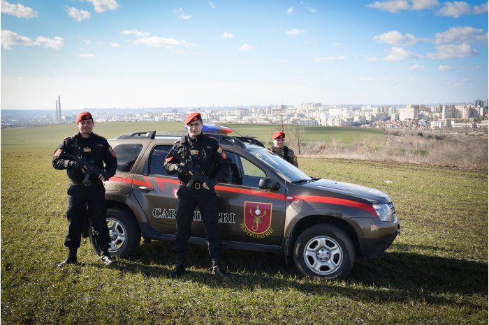 Обеспечение общественного порядка вернут в компетенцию карабинеров.