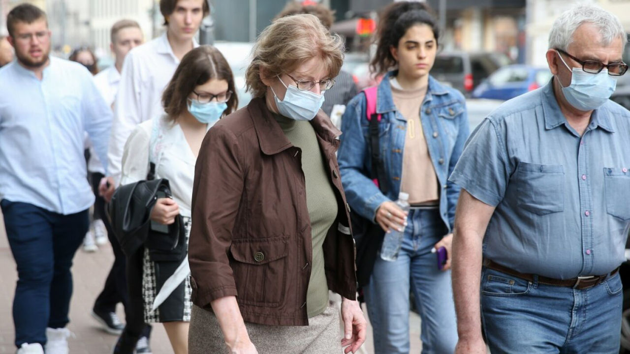 Медики выяснили, что более 56% носителей «омикрона» не подозревали о болезни.