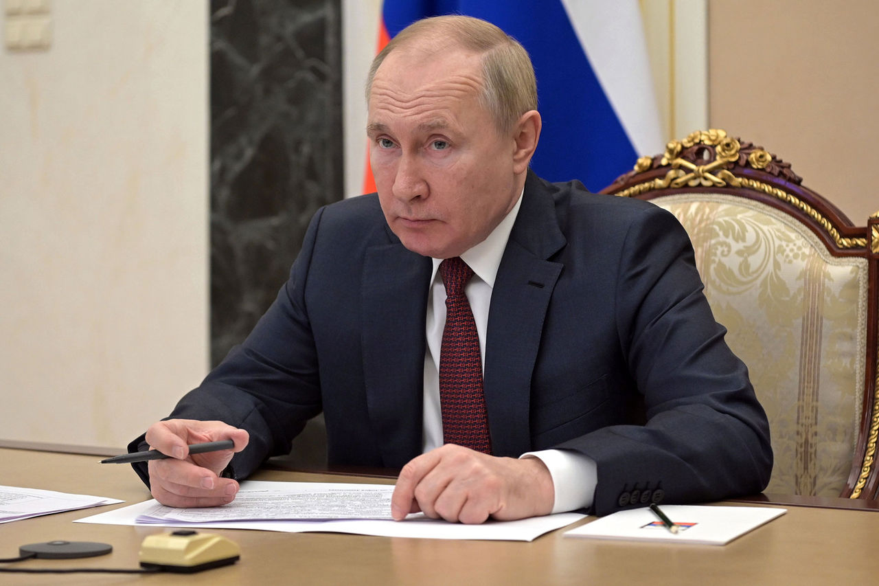 Песков объяснил, почему Путин не носит маску.