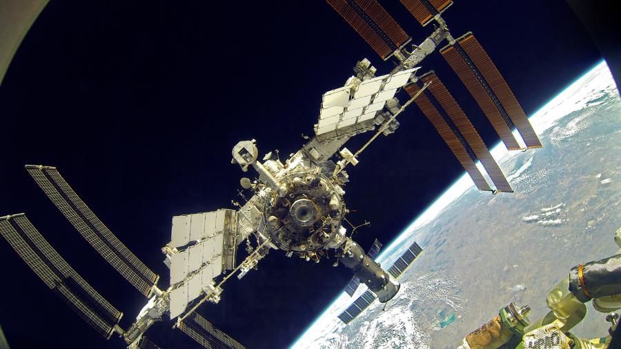 В «Роскосмосе» рассказали о переговорах с NASA о перекрестных полетах к МКС.