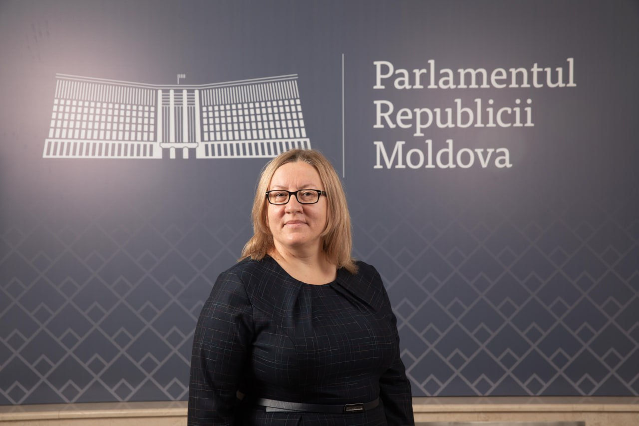 Депутат PAS Галина Сажин сложила полномочия.
