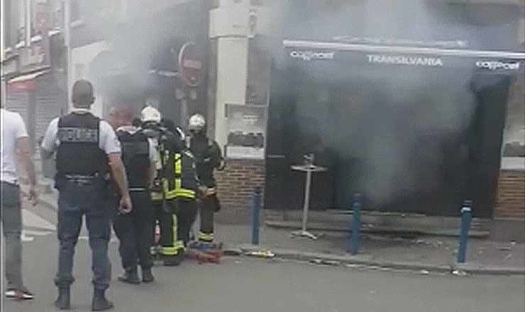 Трое мужчин подожгли ресторана с румынской тематикой «Трансильвания» расположенный с Сен-Дени.