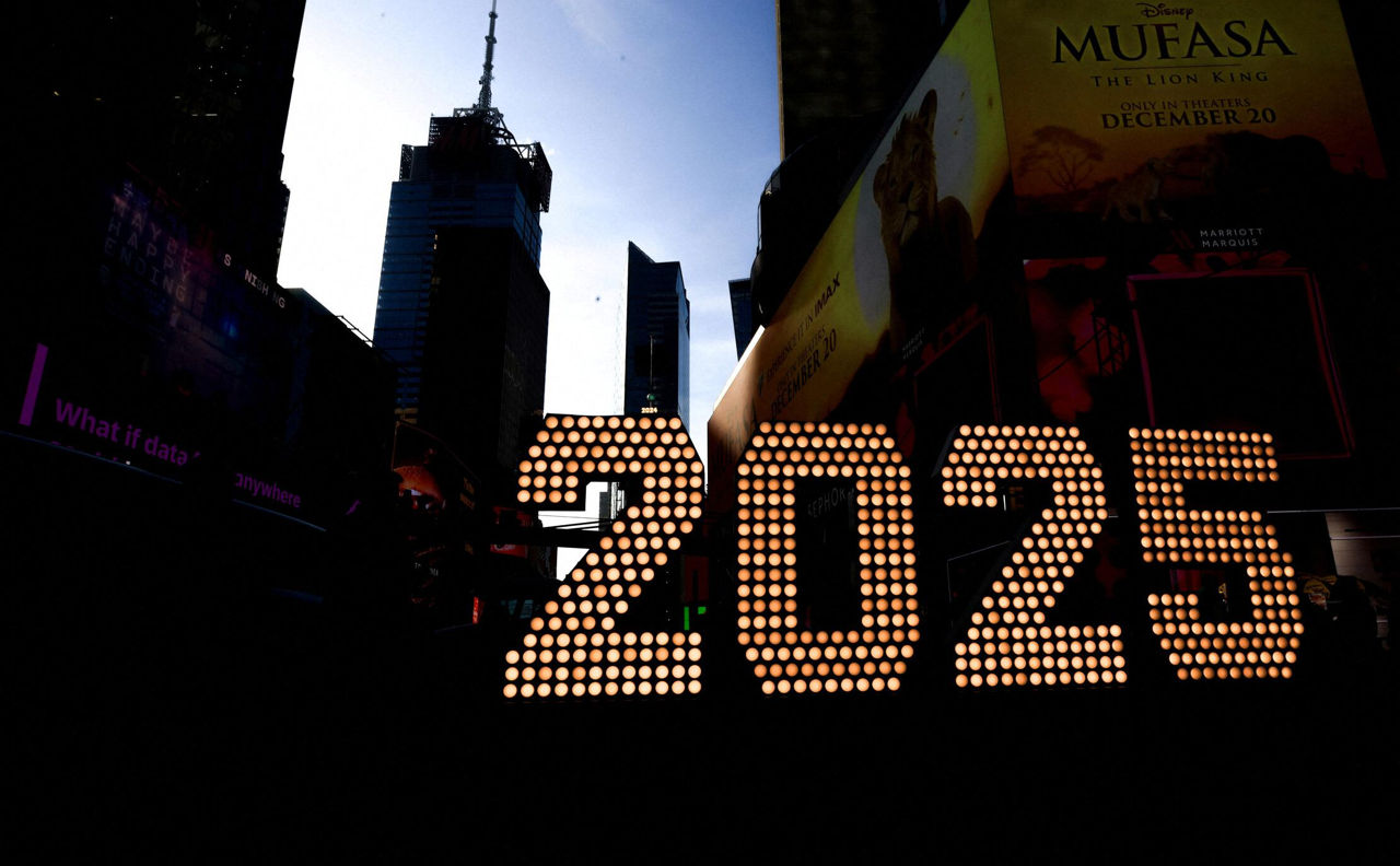 Издание Politico составило список «черных лебедей» 2025 года.