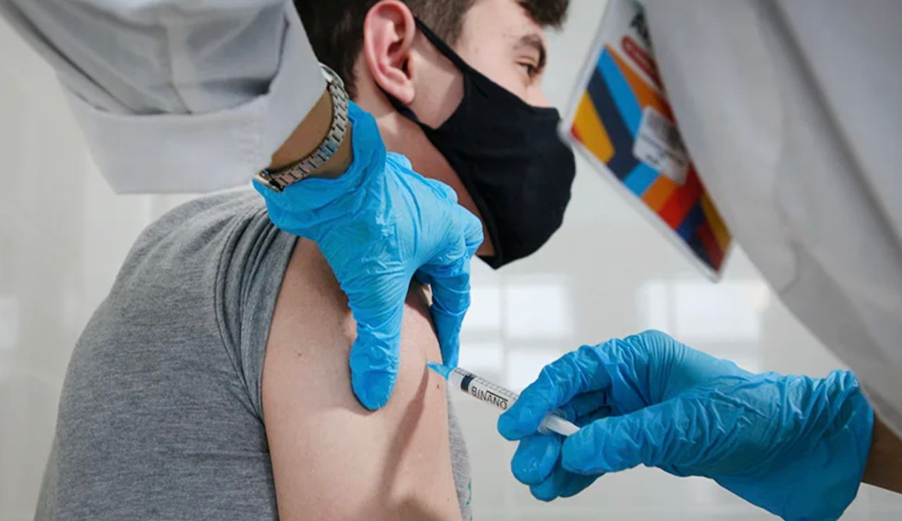 SUA ia în considerare introducerea unui nivel maxim de avertizare pentru vaccinurile împotriva COVID-19.