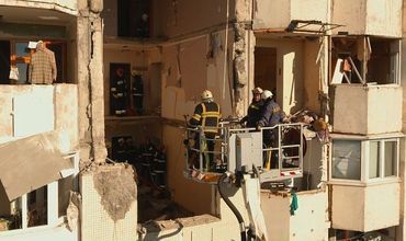 Спецкомиссия проведет оценку последствий взрыва в столичном жилом доме.