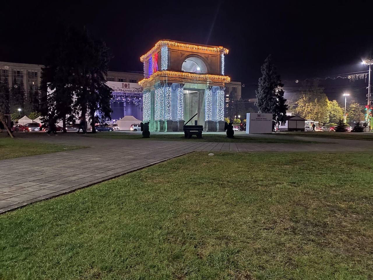 В День города примэрию Кишинева призвали экономить электричество.