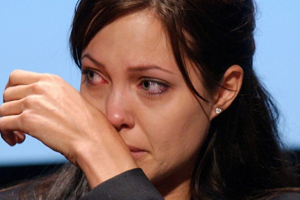 Angelina si James au fost mereu foarte apropiati si au iubit-o foarte mult pe mama lor”, mai spune Cis.