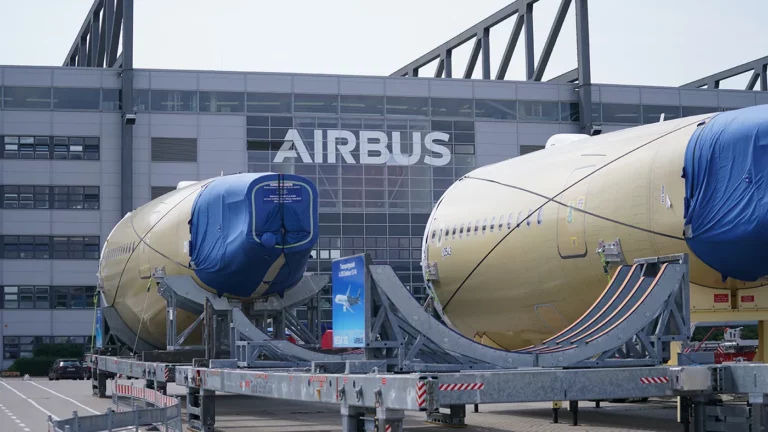 Reuters: Канада разрешила Airbus использовать российский титан, несмотря на санкции.