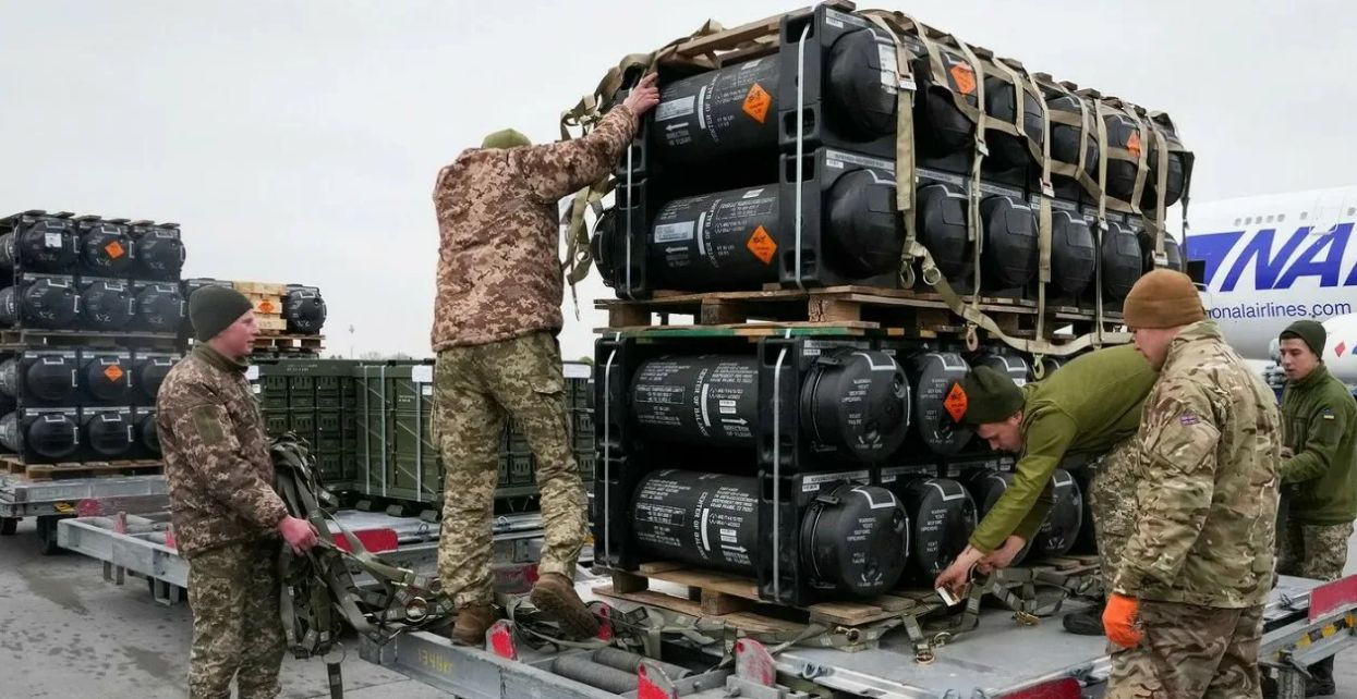Евросоюз обещает ускорить поставки оружия Украине.