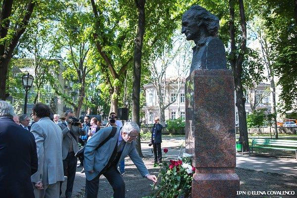 В Кишинёве и Яссах проходит IX-й Международный фестиваль поэзии.