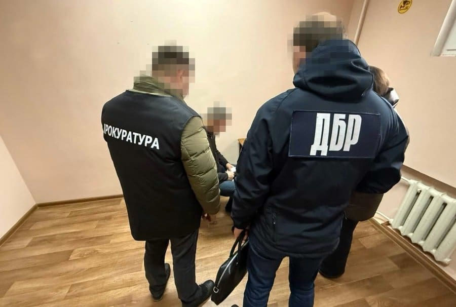 В Молдову через TikTok: в Украине задержали пограничника за организацию переправки мужчин.