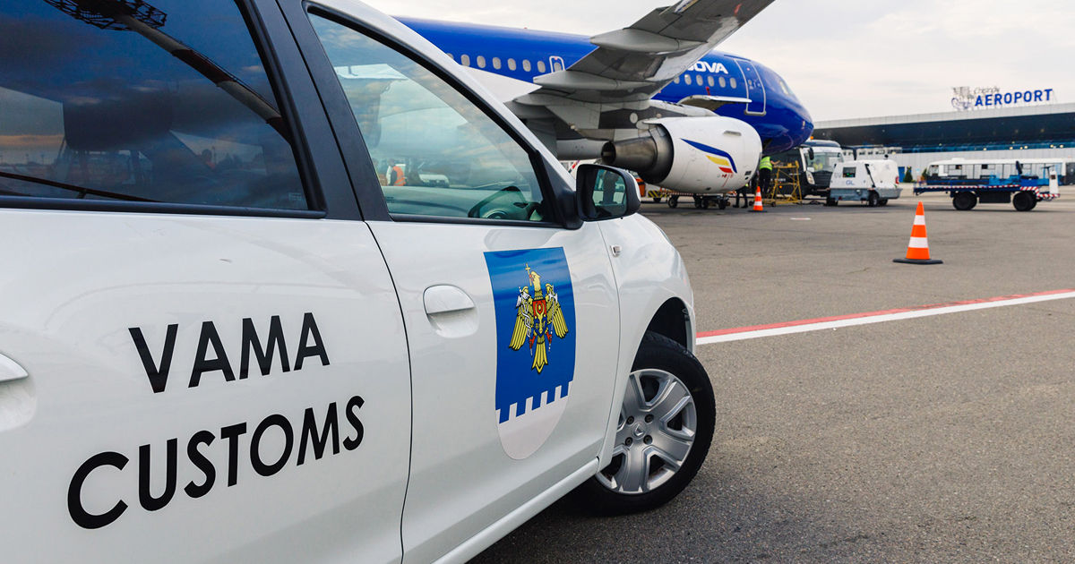 Начальник таможенного поста «Международный аэропорт Кишинева» подал в отставку.