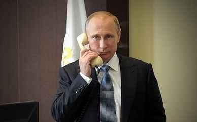 Песков: "Старые добрые телефоны закрытой правительственной связи все смартфоны переживут".
