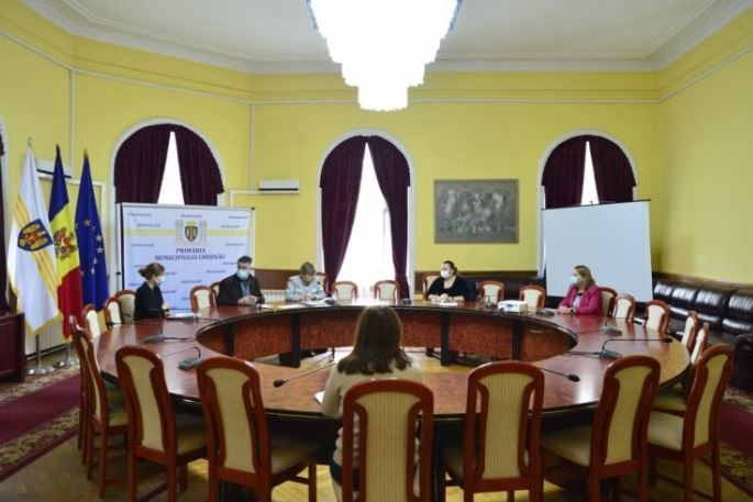 Примэрия Кишинева будет способствовать обучению взрослых в столице.