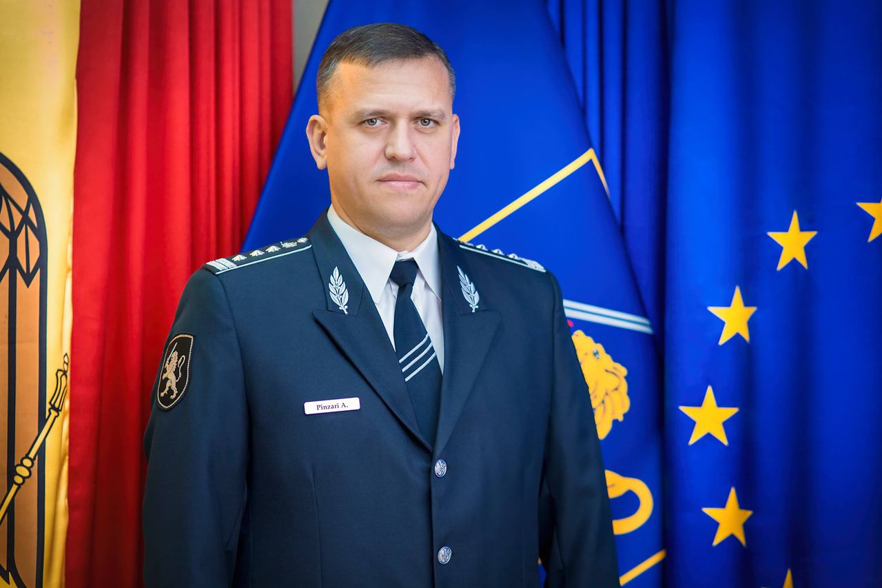 Şeful IGP: Pe cei care încalcă legea îi rog să nu mă sune. Foto: politia.md